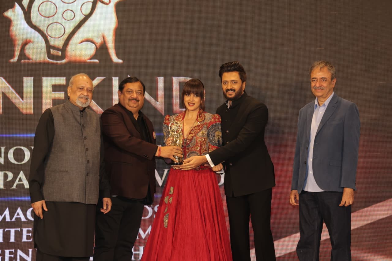 Cinekind Awards 2026: Maneka Gandhi, Anant Ambani, Raveena Tandon,Riteish Deshmukh, Genelia D’Souza Rupali Ganguly & Many More Celebrities Grace the Star-Studded Event