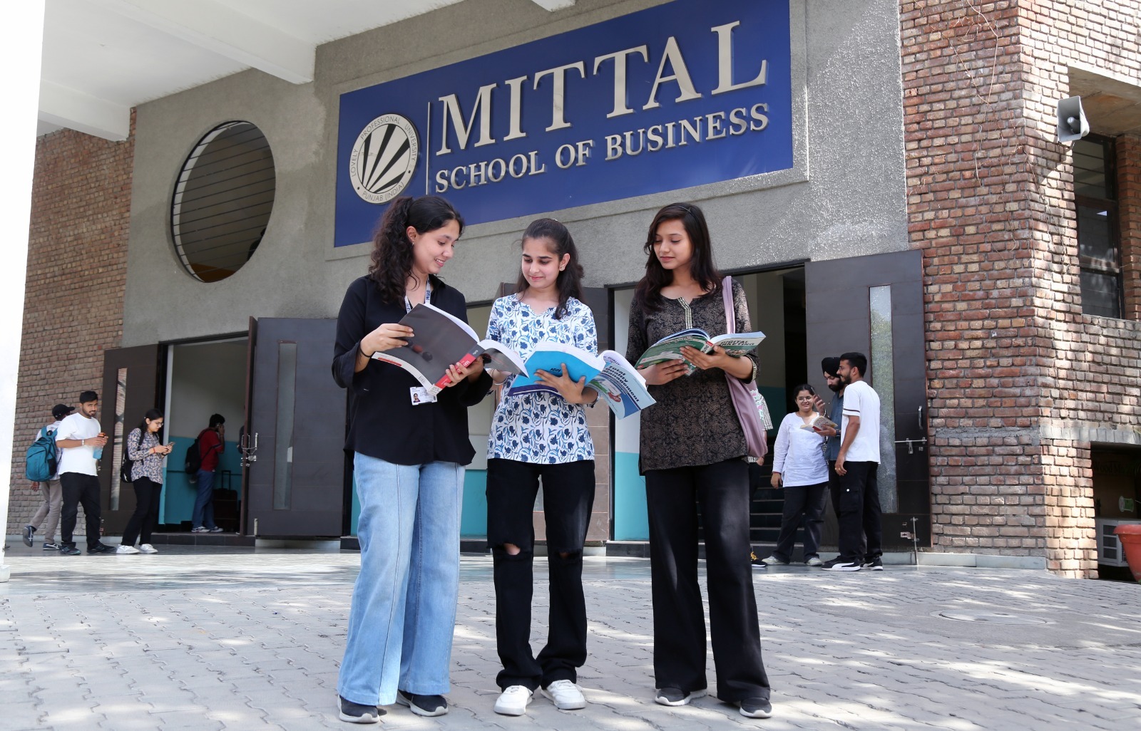 LPU Opens Global Pathways Through MBA with International Transfer Option
