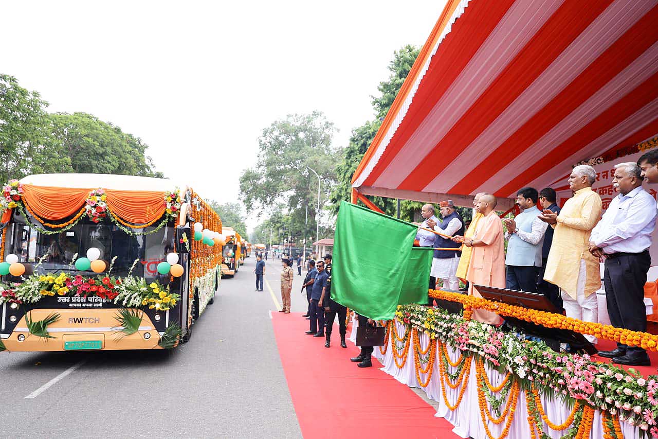 Uttar Pradesh Expands Green Mobility with Launch of 45 Electric Buses and Noida Electric Bus Depot